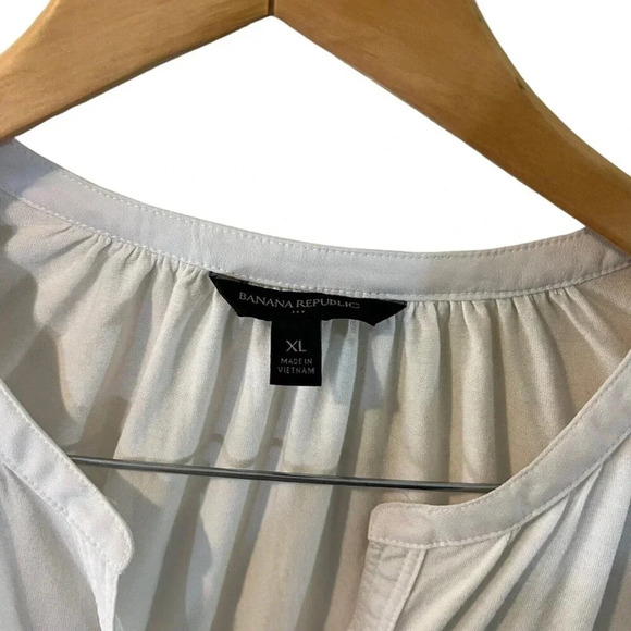 Banana Republic White Henley Top XL Long Sleeve Roll Tab V Neck Neutral Stretch - Picture 3 of 3
